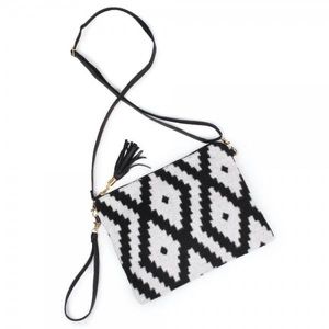 Crossbody bag🤍🖤